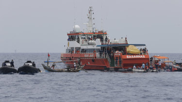 Rescuers conduct a search operation for the victims of the crashed Lion Air plane in the waters of Tanjung Karawang, Indonesia, on Tuesday.