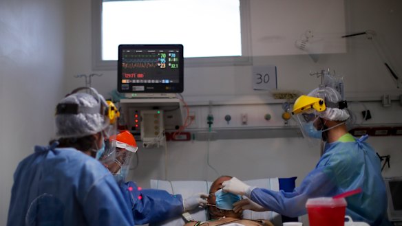 The second time, the Nevada man was hospitalised with shortness of breath and given oxygen before testing positive for COVID-19 once more.