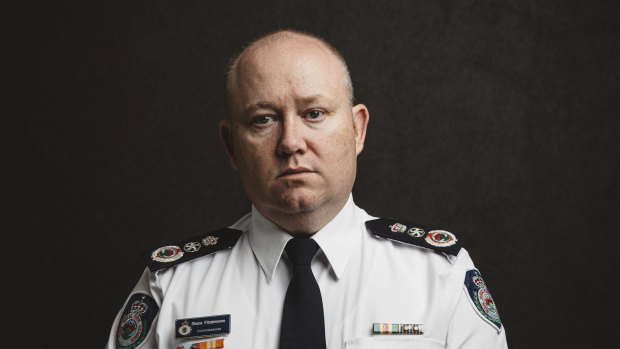NSW RFS commissioner Shane Fitzsimmons will step down to take on a new role. 