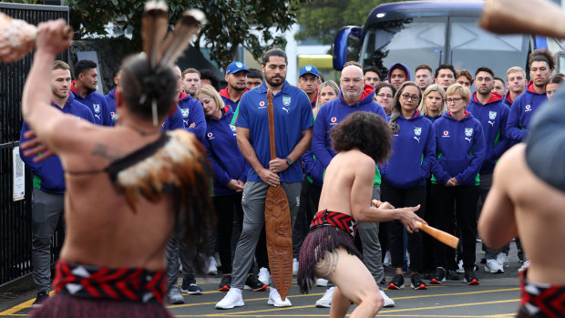 Warriors captain Tohu Harris and CEO Cameron George lead the team as they are welcomed home to Mt Smart Stadium.