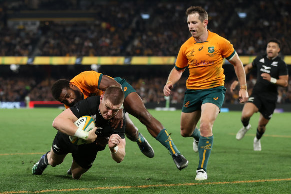 Jordie Barrett scores the winning try.