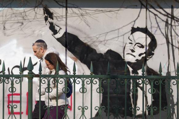 Graffiti depicting Elon Musk in Bucharest.