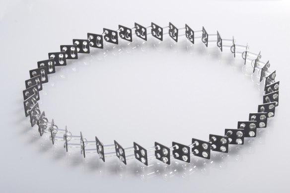 Blanche Tilden - Parallel (necklace) 1995 	