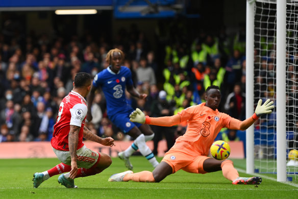 Arsenal’s Gabriel Jesus missed this chance to beat Chelsea keeper Edouard Mendy, but he had more luck with a 63rd-minute toe-poke.