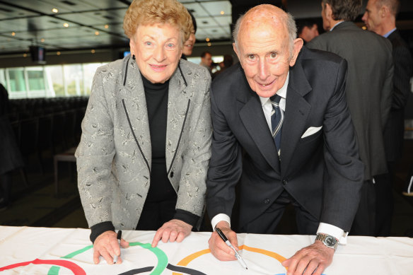 Marjorie Jackson-Nelson and John Landy  in 2015.