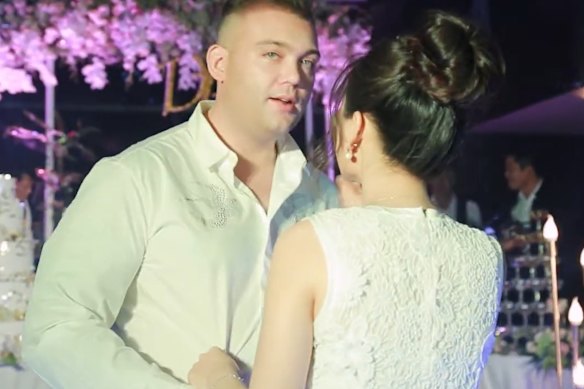 Badger, retratado em seu casamento em 2019, é considerado um dos maiores importadores de metanfetamina na Austrália.