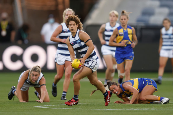 Nina Morrison of the Cats in action during the 2022 AFLW Round 05 match between the Geelong Cats and the West Coast Eagles.