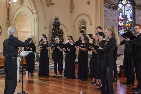 The Australian Chamber Choir performs Benjamin Britten’s Ceremony of Carols.