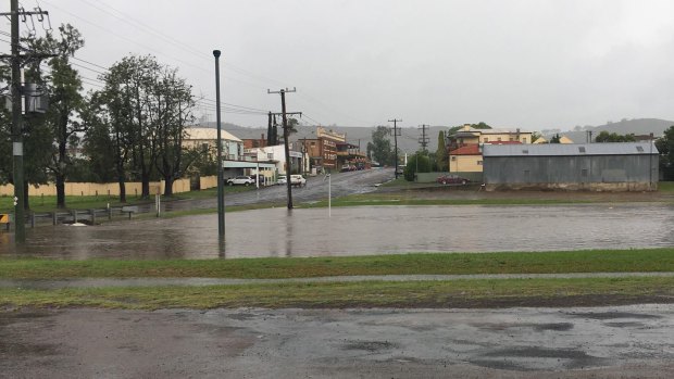 Heavy rain threatens flash flooding in NSW Central Coast and Hunter