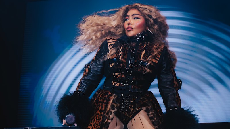 There’s a lot of love in the room for her music. It’s a shame we didn’t get to hear more of it