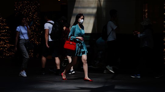 Black Friday shoppers drove a surge in retail spending in November, despite worsening economic headwinds.