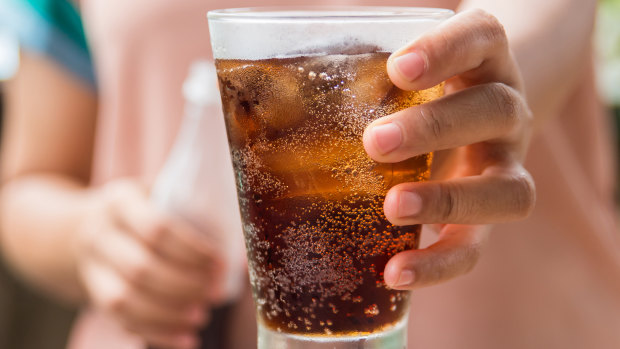 Are artificial sweeteners helpful or harmful? Even experts are torn