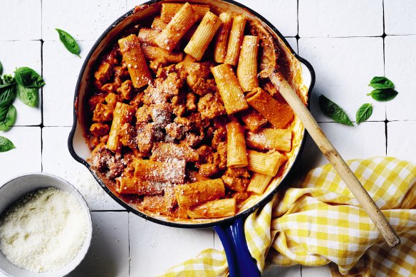 This easy pasta dish is freezer friendly and great for meal prepping.