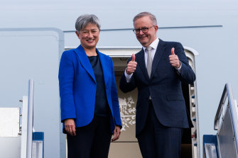 Prime Minister Anthony Albanese and Foreign Affairs Minister Penny Wong board a plane for the Quad meeting.