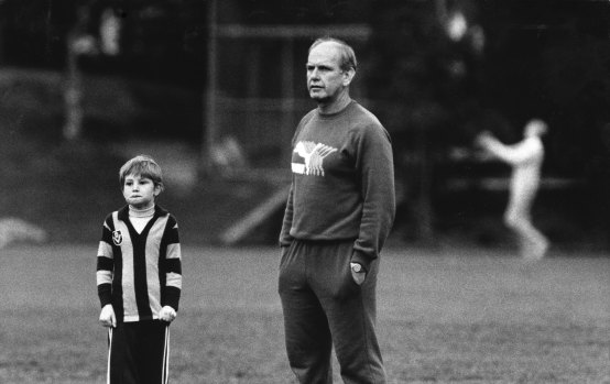Regan Phelps stands alongside master coach Allan Jeans at training. 