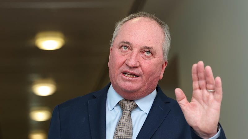 Australia news as it happened: Joyce says One Nation has discussed supply deal with Coalition; US TV networks refuse to cover Trump events after ban; Terry Denton dies