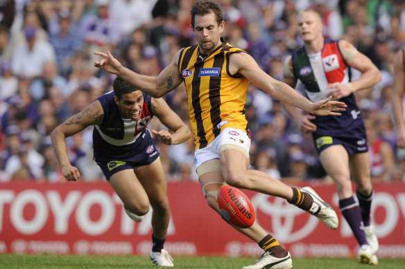 Luke Hodge in action against Fremantle in a qualifying final in 2010. The Hawks rebounded from 1-5 that season to make the eight.