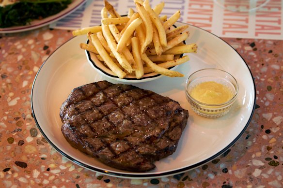 Steak frites.