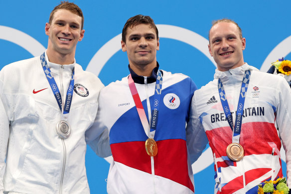 The podium for the men’s 200m backstroke (from left): the USA’s Ryan Murphy, ROC’s Evgeny Rylov, and Britain’s Luke Greenbank.