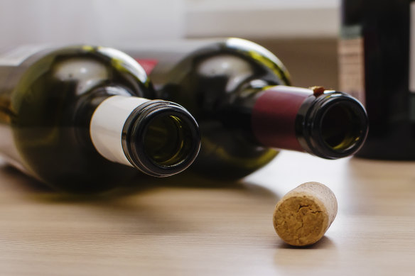According to Australia’s alcohol guidelines, men and women should have no more than 10 standard drinks weekly and no more than four drinks in any one day.