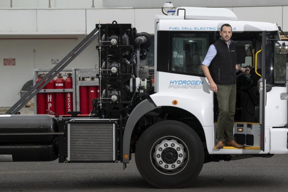 Hyzon is launching a hydrogen-powered truck that could be used for towing and garbage collection instead of the current high-emissions diesel vehicles.