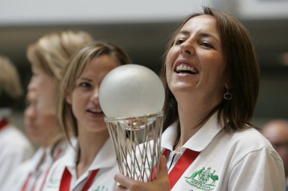 Ellis announced her retirement after the Diamond’s World Cup win against New Zealand in 2007.