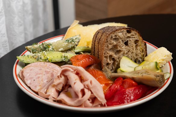 Ruzia’s Plate is a deli selection of pickles, cheese, meats and rye-and-caraway loaf.