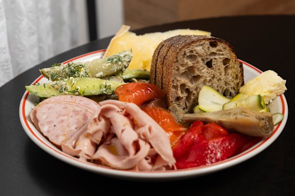 Ruzia’s Plate is a deli selection of pickles, cheese, meats and rye-and-caraway loaf.