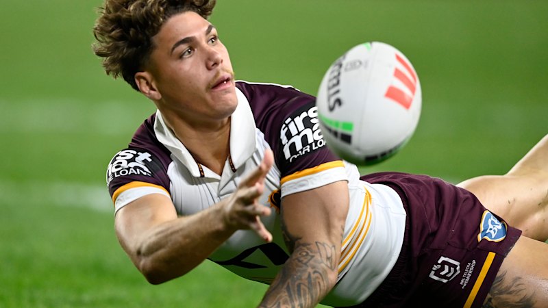 Walsh fires Broncos into top four with win over Cowboys