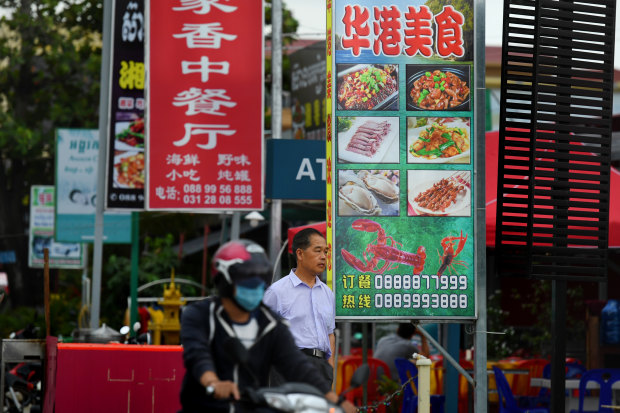 Chinese and Khmer restaurants on Ouchheuteal Beach in Sihanoukville.