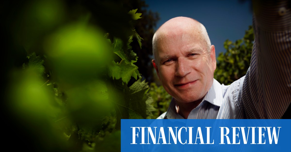 South Australian Wine Industry Association chief executive Brian Smedley warns of staffing crisis ahead of harvest - Vimarsana News