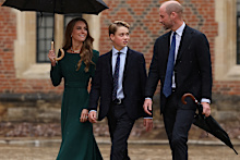Sweetly, Kate’s heels were in step with her husband and son, who wore matching suede brown shoes.