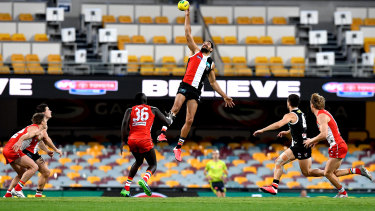 Afl Live Scores Sydney Swans Chipping Away At St Kilda Saints Lead At The Gabba