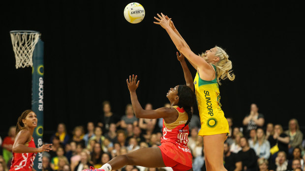 Gretel Tippett in action for the Diamonds in the 2018 Quad Series against the England Roses.