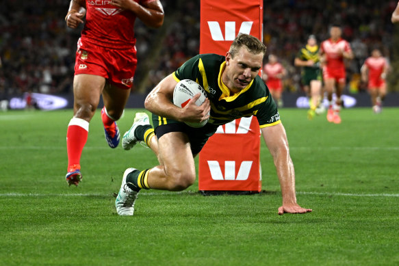 Tom Trbojevic scores for the Kangaroos.