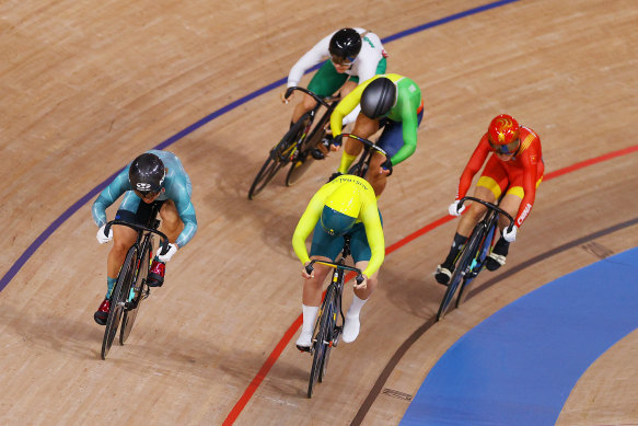Australia’s Kaarle McCulloch progressed to the keirin quarter-finals.