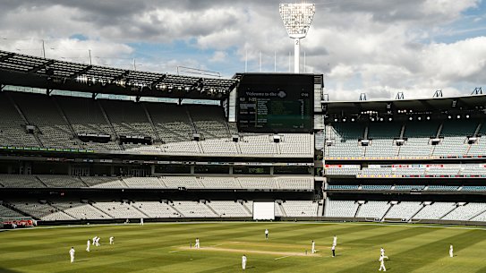 MELBOURNE, AUSTRALIA - NOVEMBER 14: A general view is seen during day 3 of the Sheffield Shield match between Victoria and Queensland at Melbourne Cricket Ground on November 14, 2019 in Melbourne, Australia. (Photo by Daniel Pockett/Getty Images) MELBOURNE, AUSTRALIA - NOVEMBER 14: Jimmy Peirson of Queensland bats during day 3 of the Sheffield Shield match between Victoria and Queensland at Melbourne Cricket Ground on November 14, 2019 in Melbourne, Australia. (Photo by Daniel Pockett/Getty Images)