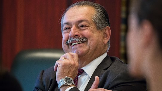 Corporate heavyweight Andrew Liveris backs carbon pricing as a way to lower emissions.