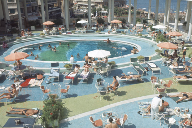 A hotel swimming pool in Beirut, 1965.