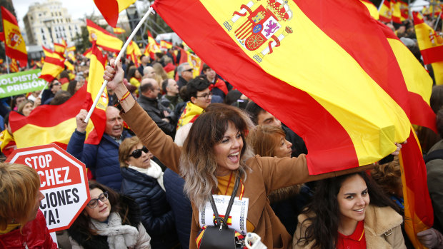 Thousands of Spaniards in Madrid joined a rally called by right-wing political parties to demand that Socialist Prime Minister Pedro Sanchez step down.