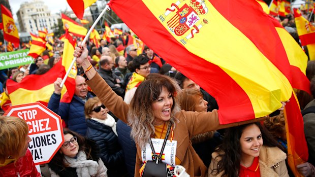 Thousands of Spaniards in Madrid joined a rally called by right-wing political parties to demand that Socialist Prime Minister Pedro Sanchez step down.