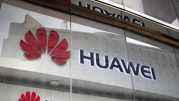 The UK will allow Huawei to participate in part of its 5G network building.