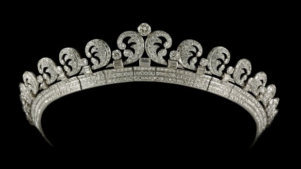 Cartier London Halo tiara 1936, platinum, diamonds, 3 x 18 cm, lent by Her Majesty Queen Elizabeth II, Royal Collection Trust/All Rights Reserve