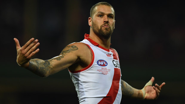 Return of the king: Lance Franklin rallies the SCG crowd after kicking one of his half-dozen goals.