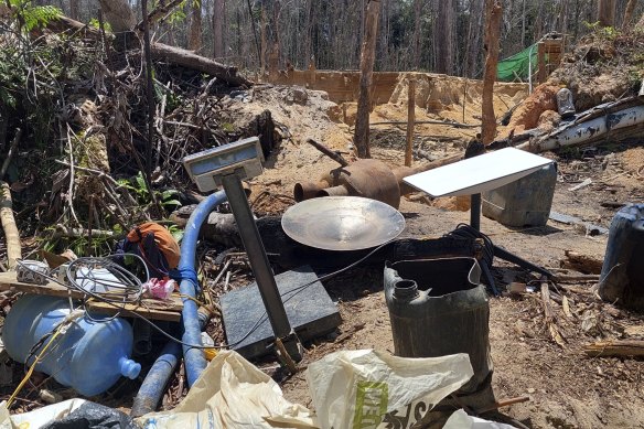 Authoritiese seized multiple Starlink units that provide high-speed connections even in remote places in Brazil’s Amazon, like this mining pit. 