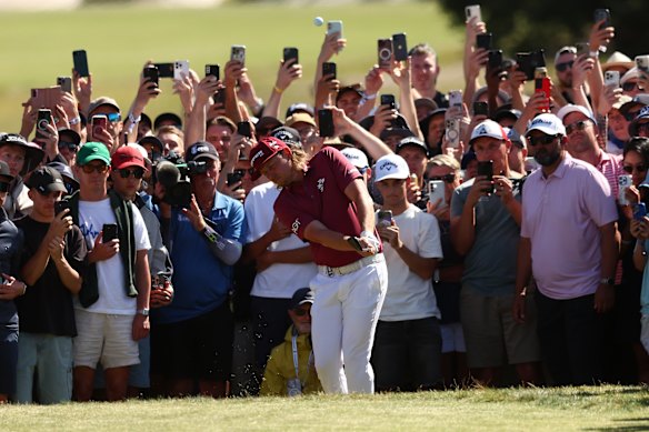 Cameron Smith of Australia plays his third shot on the 17th hole on Sunday.