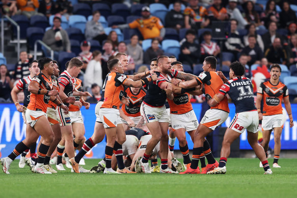 Jared Waerea-Hargreaves and Stefan Utoikamanu scuffle following a high shot on Api Koroisau.