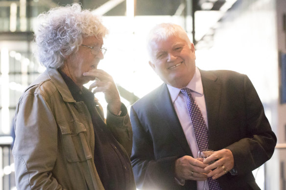 Mike Smith (right) with <i>Age</i> cartoonist Michael Leunig last year.