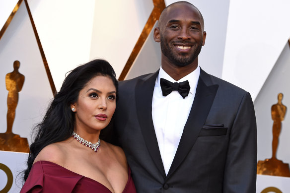 Kobe Bryant, right, and his wife Vanessa Bryant in 2018 at the Oscars.