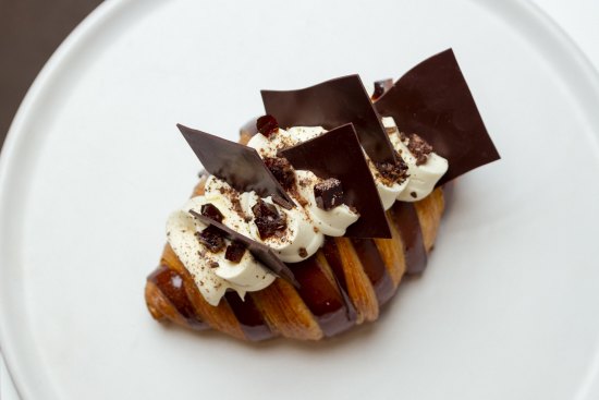 Tiramisu croissant.